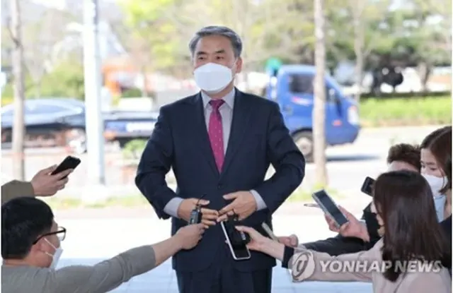 １１日、国会人事聴聞会の準備をするための事務所に入る李氏（資料写真）＝（聯合ニュース）