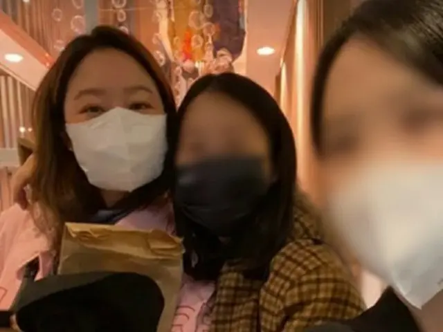 女優コン・ヒョジン、地球もハートで服もラブリーピンク…人生も春！（画像提供:wowkorea）