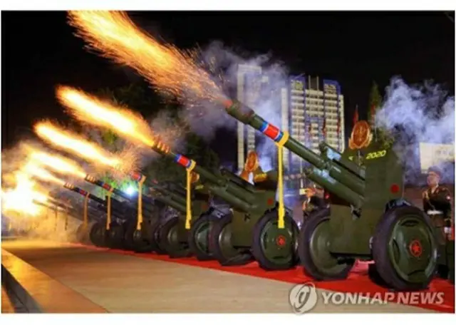 2020年10月10日に朝鮮労働党創建75年を記念して開催された閲兵式（労働新聞ホームページより）＝（聯合ニュース）≪転載・転用禁止≫