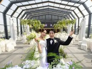 歌手パク・グン＆ハンヨン（元LPG）、結婚式グラビア公開…招待客にチェ・シウォン、キム・ジュノ