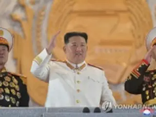 元帥服姿の正恩氏に「金日成主席を見ているよう」　偶像化に拍車＝北朝鮮