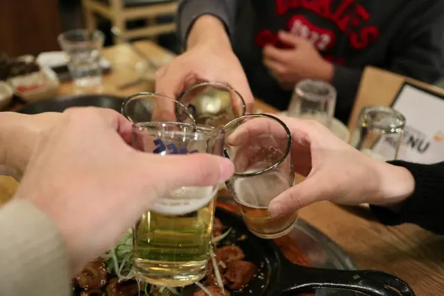 「3次会に行きましょう」ソーシャルディスタンス全面解除で気が緩む「リベンジ飲酒」＝韓国報道（画像提供:wowkorea）