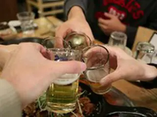 「3次会に行きましょう」ソーシャルディスタンス全面解除で気が緩む「リベンジ飲酒」＝韓国報道