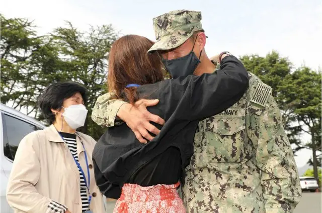 合同軍事演習に参加した米軍兵士、17年前に別れた妹と再会＝韓国（画像提供:wowkorea）
