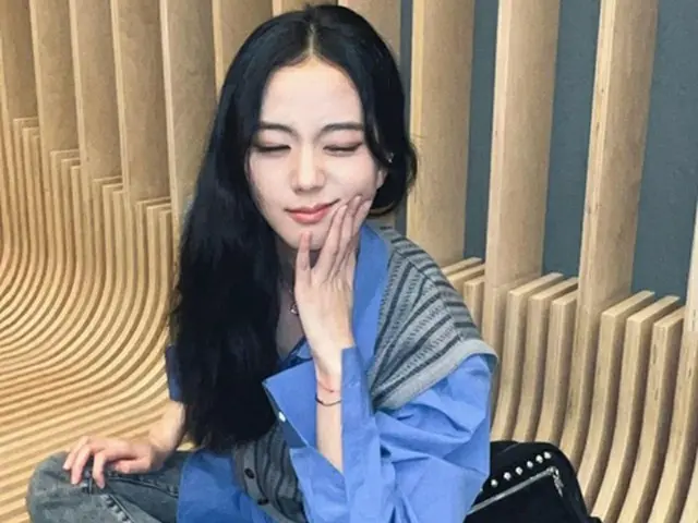 「BLACKPINK」JISOO、ナチュラルヘアで輝く美貌を披露…顔の小ささに感嘆（画像提供:wowkorea）