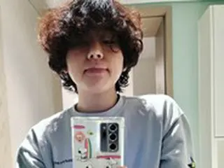 ジコ、すごく伸びた髪、散髪しないの？