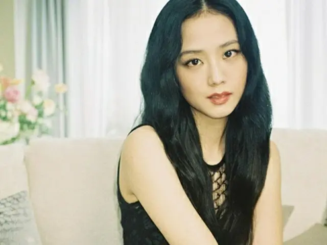 「BLACKPINK」JISOO、レースのブラックワンピースで優雅な美貌「お姫様みたい」（画像提供:wowkorea）