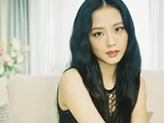 「BLACKPINK」JISOO、レースのブラックワンピースで優雅な美貌「お姫様みたい」
