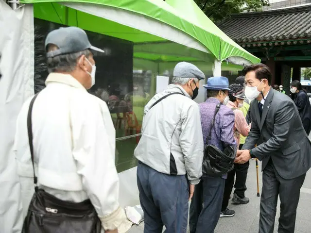 宋永吉ソウル市長候補が「父母の日」に公約発表...「お年寄りに無料バス」（画像提供:wowkorea）