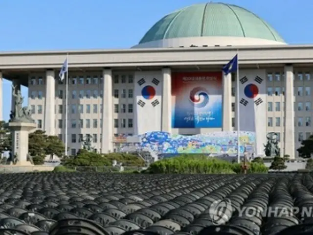 就任式が開かれる国会議事堂前の広場（国会写真記者団）＝9日、ソウル（聯合ニュース）