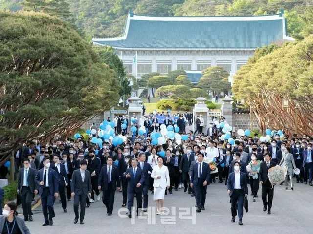 文在寅大統領「私の妻のあいさつも聞きますか」…金正淑夫人「ありがとうございます」（画像提供:wowkorea）