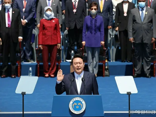 韓国の尹錫悦大統領が就任式で宣誓している様子(画像提供:wowkorea)