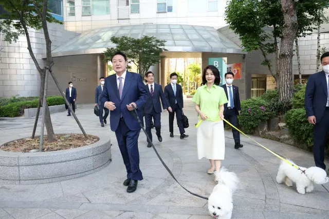 尹大統領の「ふわふわ愛犬」、新大統領ペットとして初の散歩へ（画像提供:wowkorea）