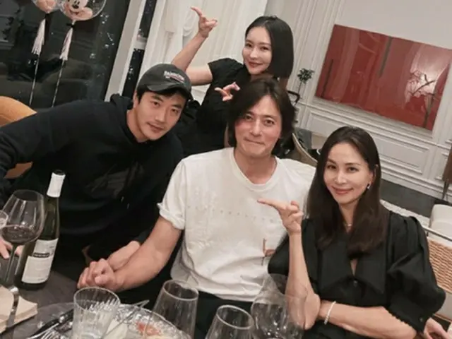 チャン・ドンゴン＆コ・ソヨン夫妻にクォン・サンウまで、豪華なショットが話題（画像提供:wowkorea）