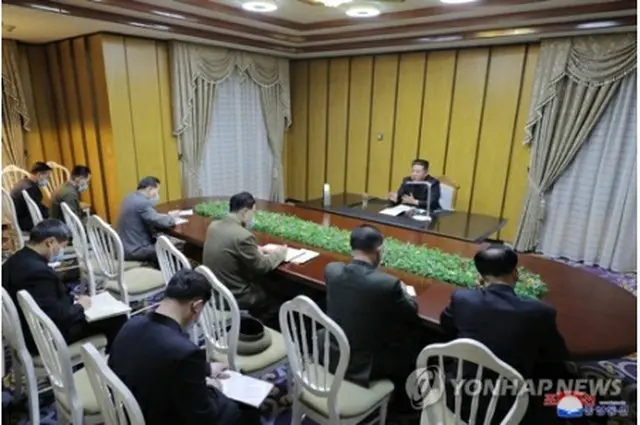 朝鮮中央通信は13日、金正恩氏が前日に国家非常防疫司令部を訪れ、新型コロナ防疫に関する報告を受けたと伝えた＝（朝鮮中央通信＝聯合ニュース）≪転載・転用禁止≫