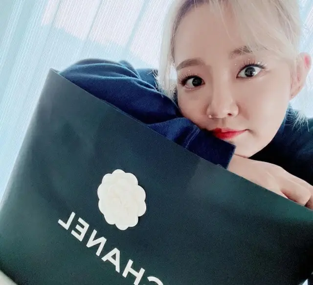 「EPIK HIGH」義理を守った歌手ユンナへ「度量の大きい」シャネルバックをプレゼント（画像提供:wowkorea）