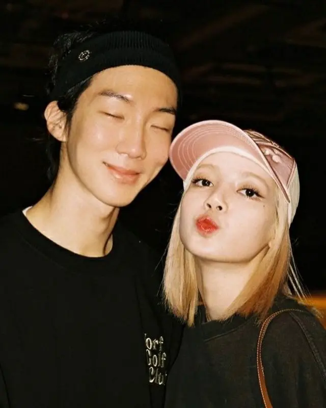 イ・スンフン（WINNER）のSNSにLISA（BLACKPINK）が登場…仲の良さを見せる（画像提供:wowkorea）