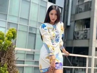 女優オ・ユナ、これが「コーラ瓶のスタイル」…すらりと伸びた脚