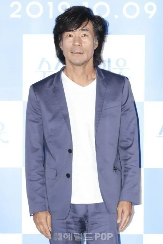 俳優オ・グァンロク、カンヌ映画祭レッドカーペットで一緒に登場した女性は「妻」…再婚をサプライズ発表（画像提供:wowkorea）