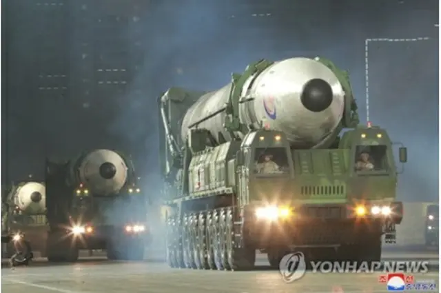 北朝鮮が４月に行った閲兵式（軍事パレード）に登場したＩＣＢＭ「火星１７」＝（朝鮮中央通信＝聯合ニュース）≪転載・転用禁止≫