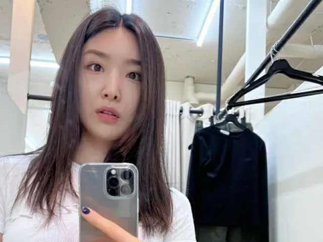 「Brave Girls」ユナのへそ出しファッション、メンバーらが辛口コメント？（画像提供:wowkorea）