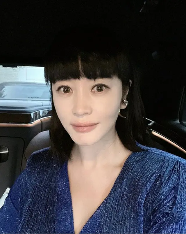 女優キム・ヘス、後輩もビックリ！…50代が信じられない貫禄のラブリー・オーラ（画像提供:wowkorea）
