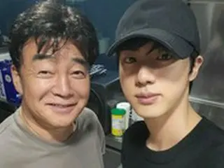 「BTS」JIN、今度はペク・ジョンウォンの家で…野外で楽しむボリュームたっぷり焼肉パーティー