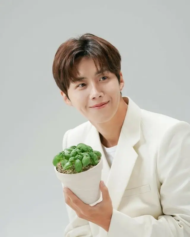 俳優キム・ソンホ、活動再開で帰ってきたえくぼ…未公開カット放出（画像提供:wowkorea）