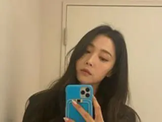 女優オ・ユナ、本当に16歳の息子のママ？…二十代と言っても信じられる美貌