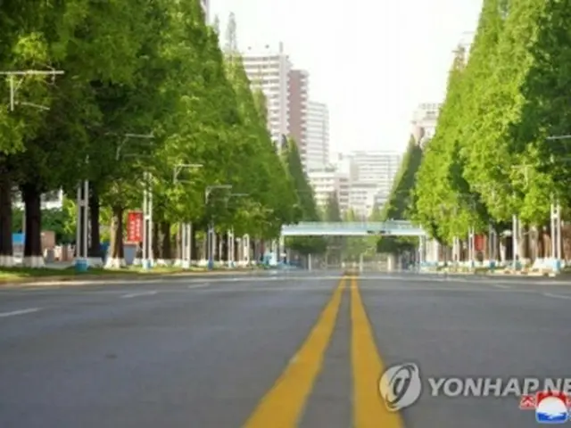 平壌市内の道路。封鎖措置が取られており、車も走っていない（資料写真、朝鮮中央通信ホームページから）＝（聯合ニュース）≪転載・転用禁止≫