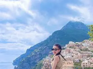 歌手キム・ユンジ、イタリアでブランド級のスタイルを披露