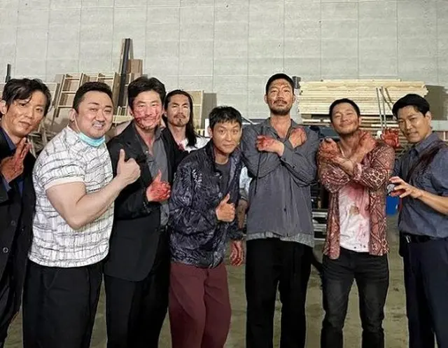 映画「犯罪都市2」、観客500万人突破…マ・ドンソク「故ナム・ムンチョルさんにこの栄光を捧げる」（画像提供:wowkorea）