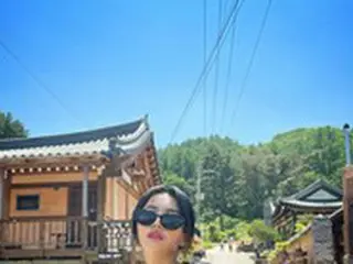 「(G)I-DLE」ソヨン、“体重44kg”細すぎる腰ラインをチラ見せ