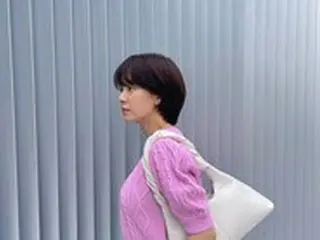 女優ソン・ジヒョ、モデルだった？…フラットシューズでも目立つスタイルの良さ