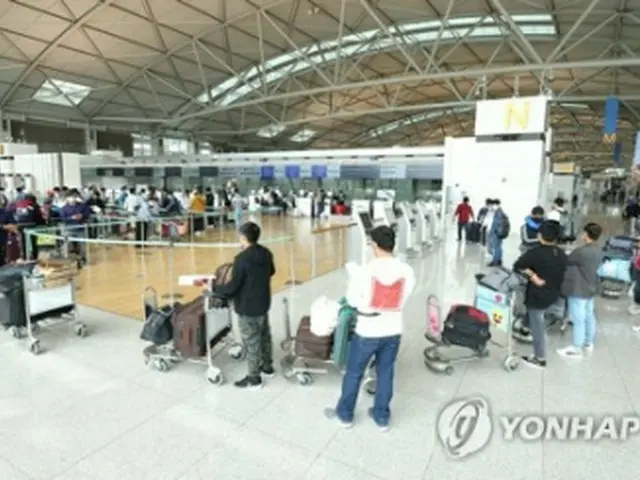 利用客で混み合う仁川国際空港（資料写真）＝（聯合ニュース）