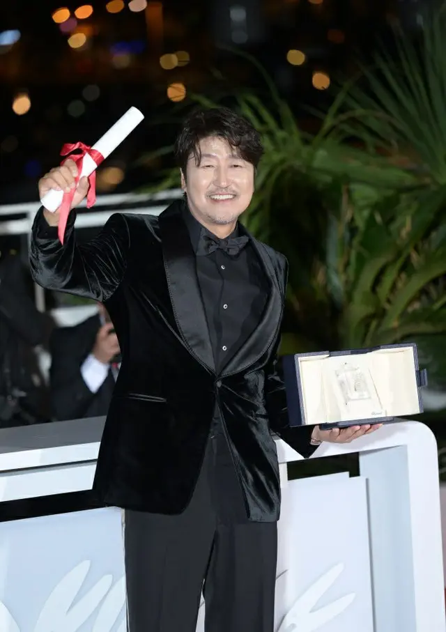 主演男優賞ソン・ガンホ、「賞をもらうために演じていない、受賞は通過点」（画像提供:wowkorea）