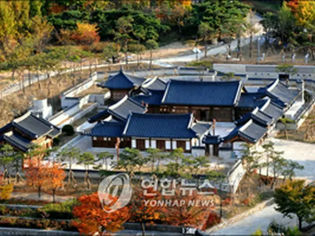 オープン目前の南山国楽堂＝20日、ソウル（聯合）