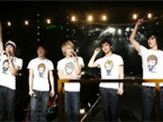 東方神起　マレーシアコンサートに2万人のファン集結！