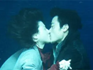 『仮面』キム・ガンウ＆イ・スギョン　“水中キスシーン”公開