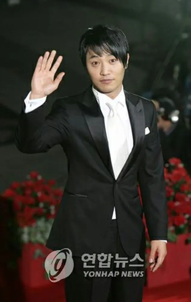 俳優のチン・グ＝（聯合）