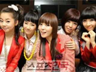 少女から女性に！化粧品クイーンも“Tell Me～”