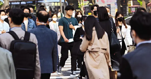 韓国では室外マスク着用の解除などにより、室内でも「ノーマスク」の人が増えた（画像提供:wowkorea）