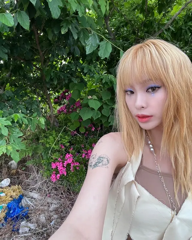 歌手Heize、ガラっと変わった雰囲気にファンもびっくり…金髪ヘアで強いイメージに（画像提供:wowkorea）