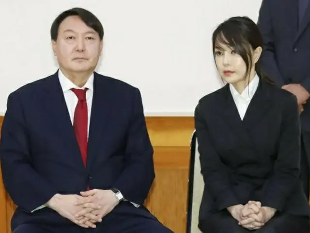 尹錫悦大統領（左）と金建希夫人（右）（画像提供:wowkorea）