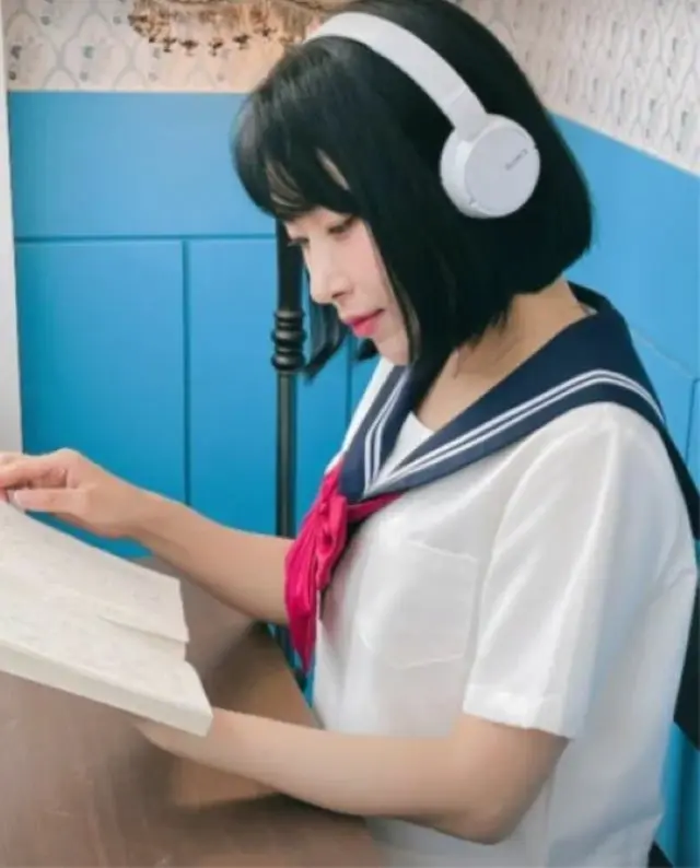 お笑いタレントのイ・セヨン、セーラー服姿で童顔美貌の近況ショット…鼻の手術後は横顔に自信？（画像提供:wowkorea）
