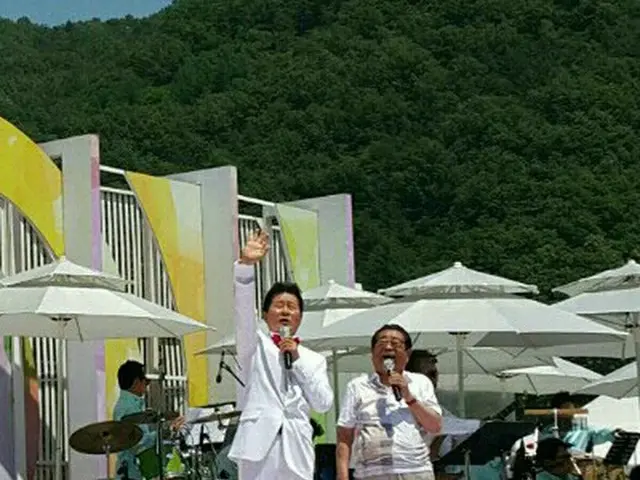 テ・ジナ、「ソン・ヘ先生は全ての歌手のお父さん」（画像提供:wowkorea）