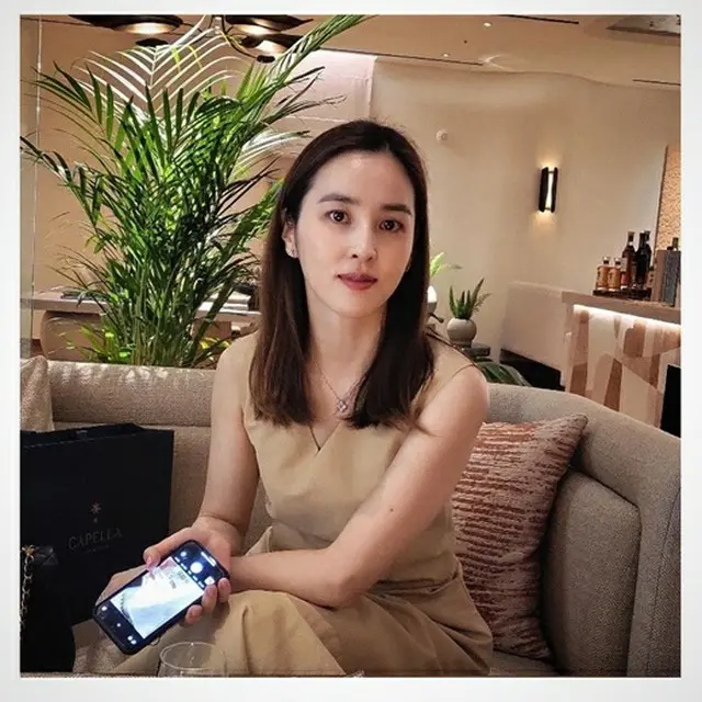 女優ハン・ヘジン、“8歳年下” キ・ソンヨンのハートをつかんだ童顔ビジュアル披露（画像提供:wowkorea）