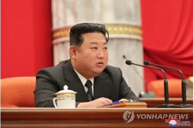 朝鮮労働党中央委員会第８期第５回総会拡大会議が８～１０日に開催された。会議は金正恩氏が主宰した＝（朝鮮中央通信＝聯合ニュース）≪転載・転用禁止≫