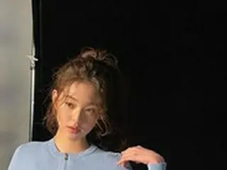 チャン・ウォニョン（IVE）、細いだけじゃない…11字腹筋を公開