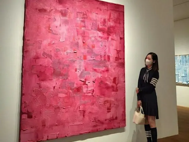 ソン・ユリ（Fin.K.L.）、高級ブランドフル装備の完璧スレンダー…「ラグジュアリーライフ」（画像提供:wowkorea）